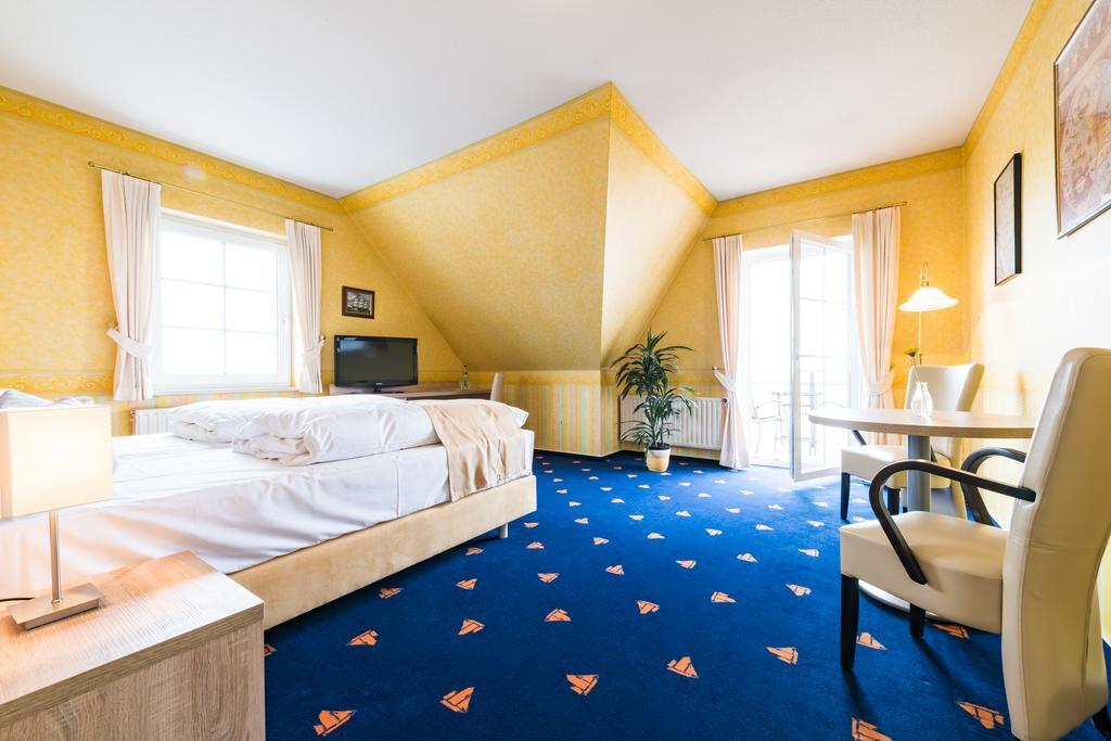 זינקסט Hotel Boddenhus Garni מראה חיצוני תמונה