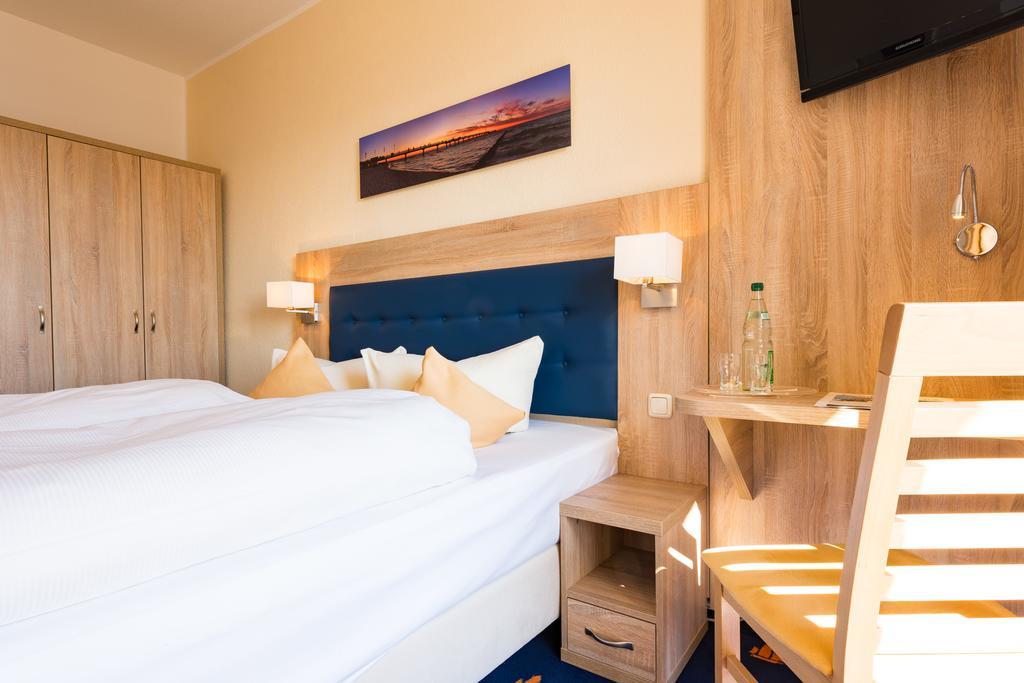 זינקסט Hotel Boddenhus Garni מראה חיצוני תמונה