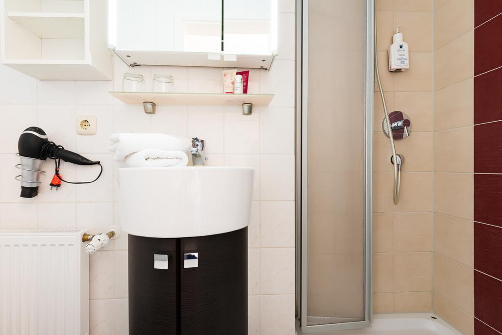 זינקסט Hotel Boddenhus Garni מראה חיצוני תמונה